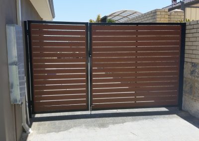 Slat fencing